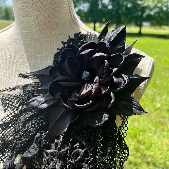 🛑SOLD🛑 Classy Black Scrappy Pin - Picture 2 of 2